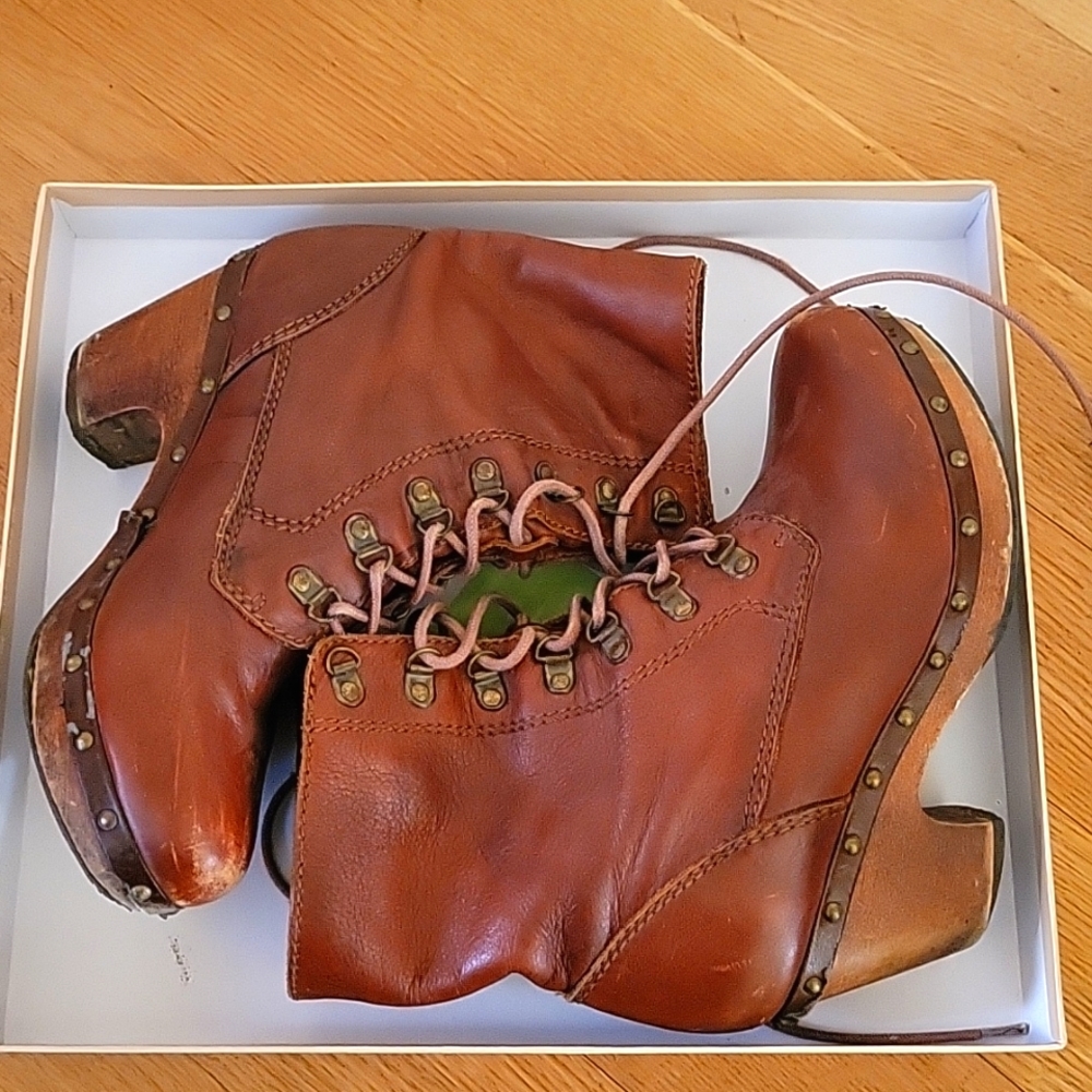 Miz Mooz brown heeled boots